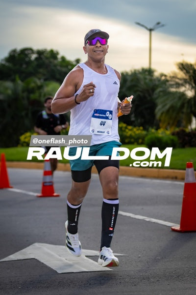 BimboGlobalRace-oneflashphoto-320.jpg
