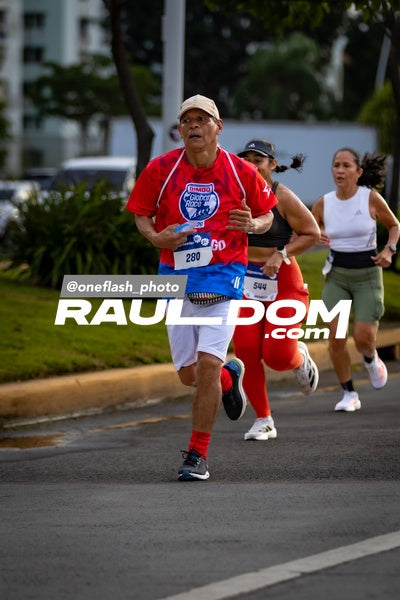 BimboGlobalRace-oneflashphoto-350.jpg