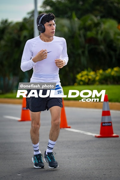 BimboGlobalRace-oneflashphoto-480.jpg