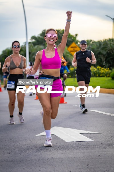 BimboGlobalRace-oneflashphoto-550.jpg
