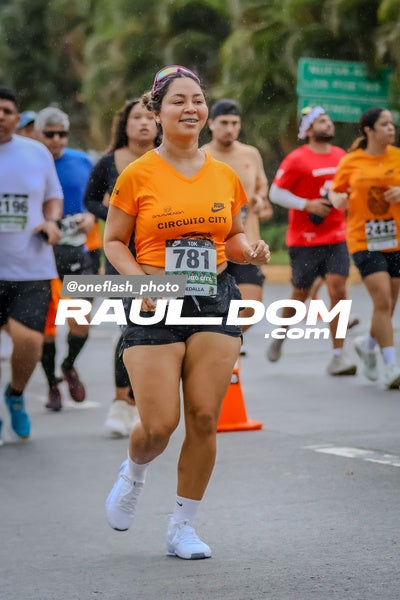 CircuitoCity10k-oneflashphoto-128.jpg