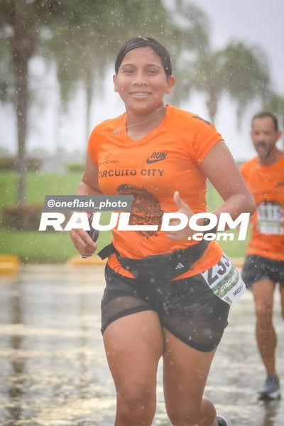 CircuitoCity10k-oneflashphoto-550.jpg