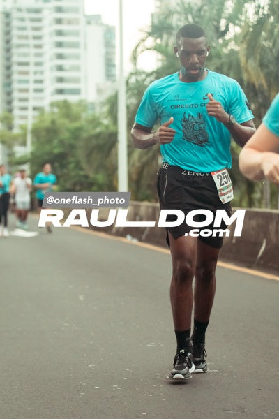 CircuitoCity15k-oneflashphoto-895.jpg