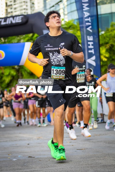 CircuitoCity5K-oneflashphoto-1098.jpg