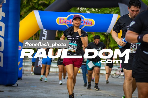 CircuitoCity5K-oneflashphoto-1354.jpg