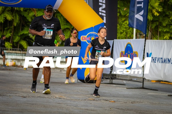 CircuitoCity5K-oneflashphoto-1358.jpg