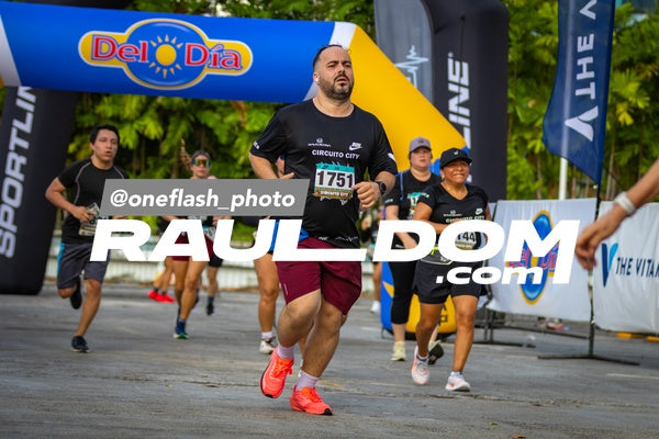 CircuitoCity5K-oneflashphoto-1384.jpg