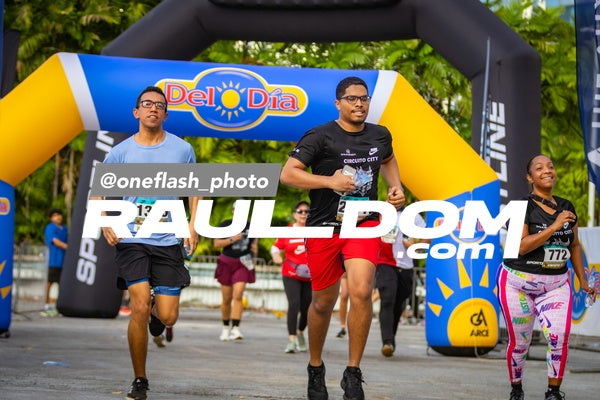 CircuitoCity5K-oneflashphoto-1405.jpg