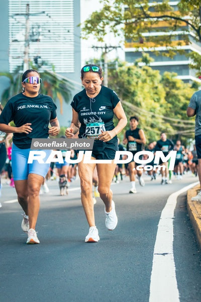 CircuitoCity5K-oneflashphoto-330.jpg