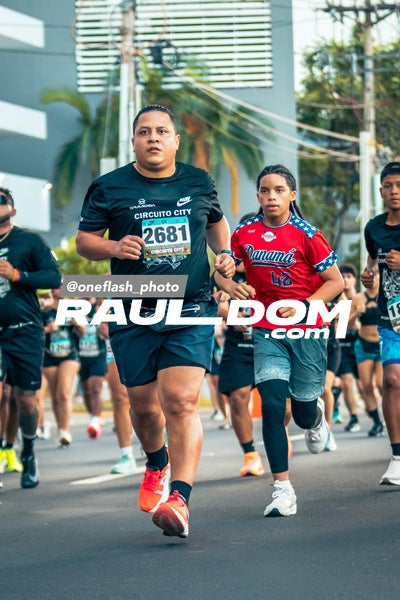 CircuitoCity5K-oneflashphoto-375.jpg