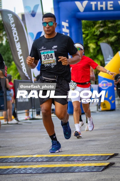 CircuitoCity5K-oneflashphoto-630.jpg