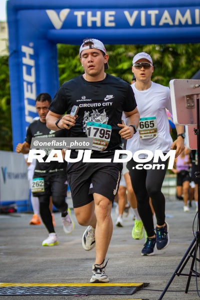 CircuitoCity5K-oneflashphoto-736.jpg