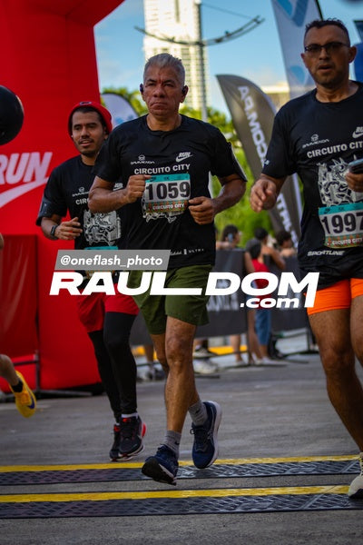 CircuitoCity5K-oneflashphoto-823.jpg