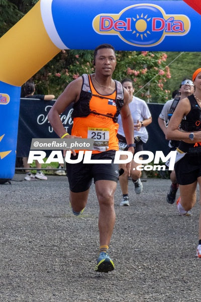 CircuitoTrail21k-oneflashphoto-730.jpg