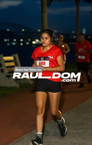 NightRun-elguillephoto-9276.jpg