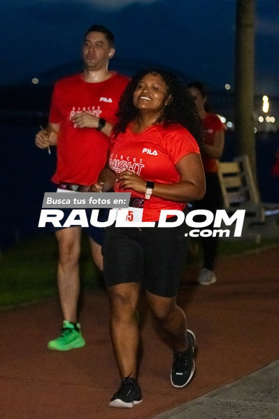 NightRun-elguillephoto-9285.jpg