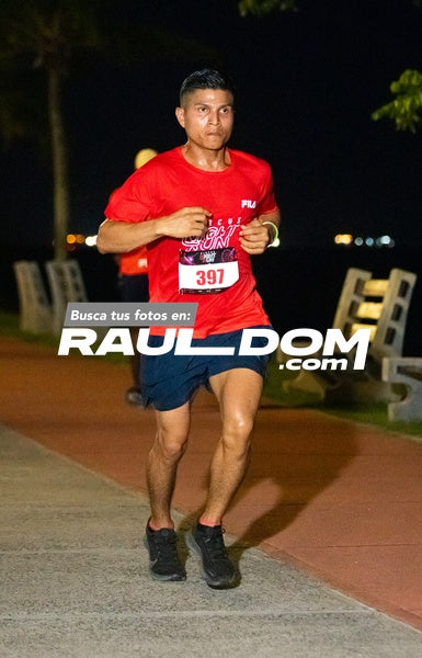 NightRun-elguillephoto-9321.jpg