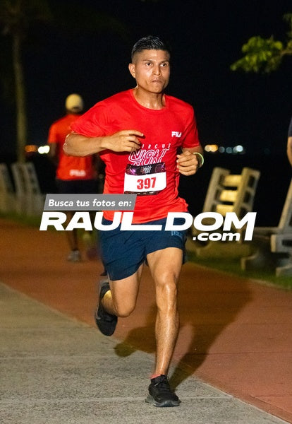NightRun-elguillephoto-9322.jpg