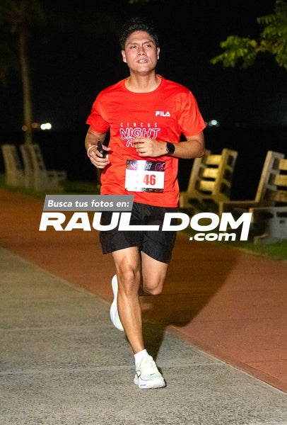 NightRun-elguillephoto-9343.jpg