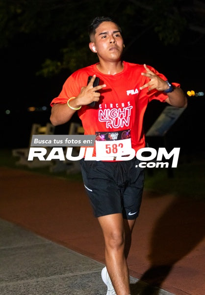NightRun-elguillephoto-9419.jpg