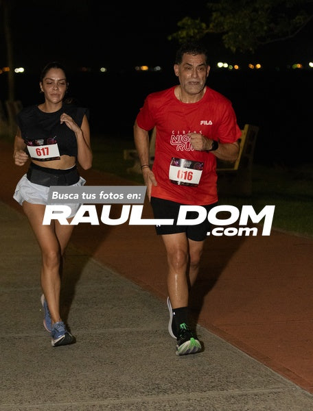 NightRun-elguillephoto-9577.jpg