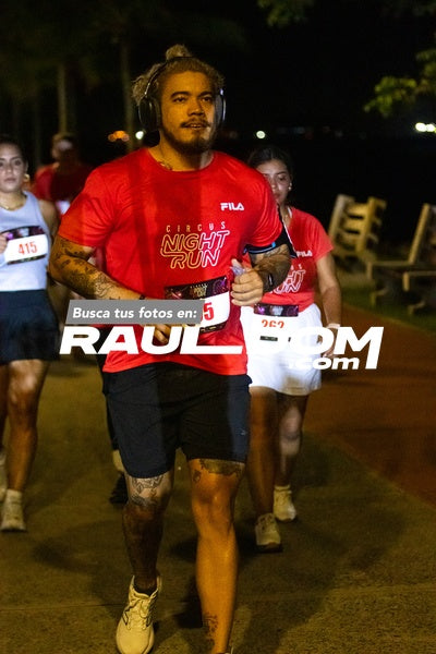 NightRun-elguillephoto-9780.jpg